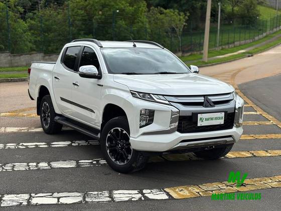 MITSUBISHI L200 TRITON 2.4 16V TURBO DIESEL SPORT HPE CD 4P 4X4 AUTOMÁTICO